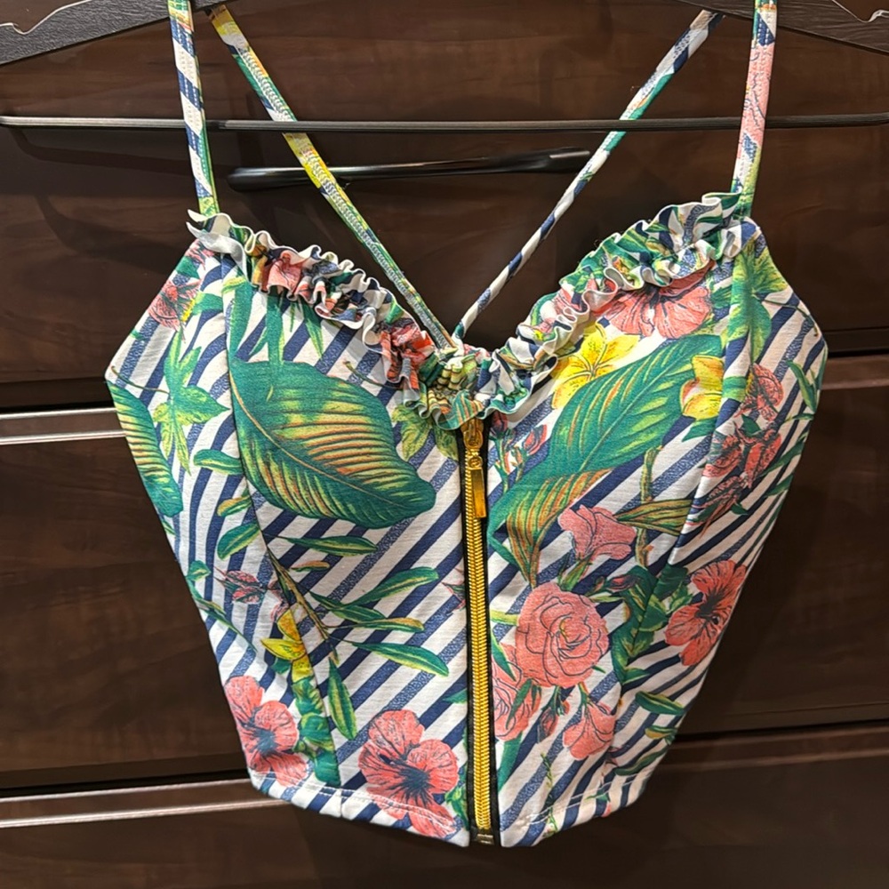 Brazilian zip top